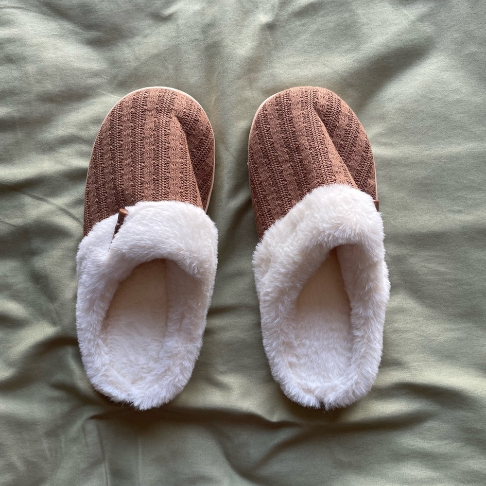 🦋3 for $10🦋 Brand New Brown and White Slippers